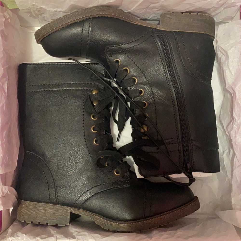 Boots - Picture 2 of 3